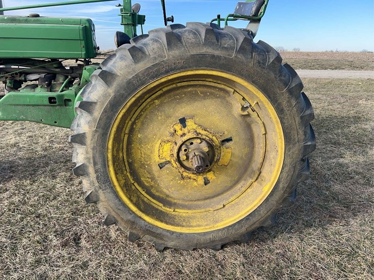 john-deere-model-b-image-40