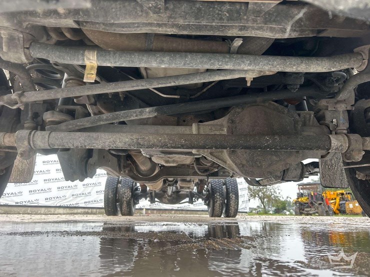2017-ford-f550-image-25