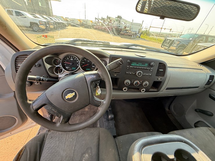 2010-chevrolet-silverado-3500hd-image-15