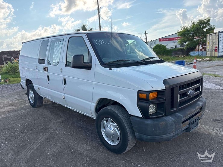 2011-ford-e250-image-2
