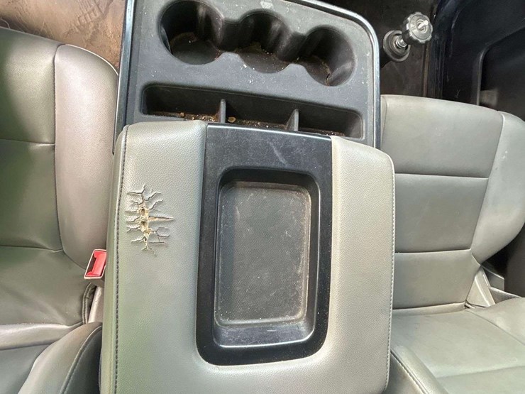 2022-chevrolet-silverado-5500hd-image-14