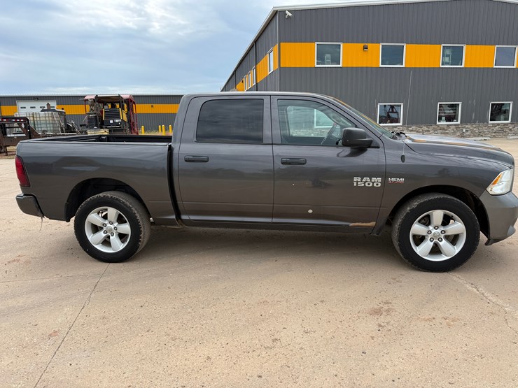 2014-dodge-1500-image-5