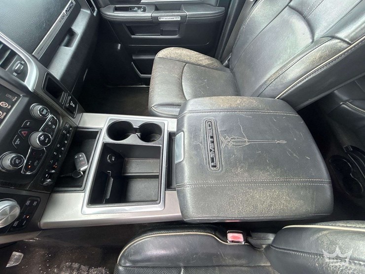2015-dodge-1500-image-17