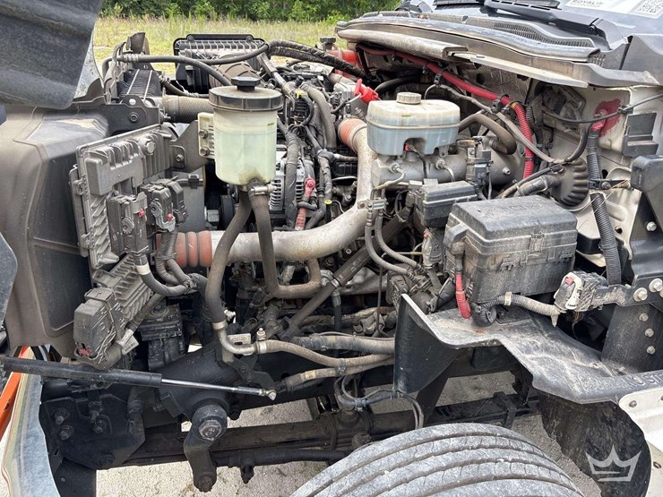2022-chevrolet-silverado-6500hd-image-25