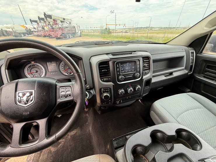 2014-dodge-1500-image-15
