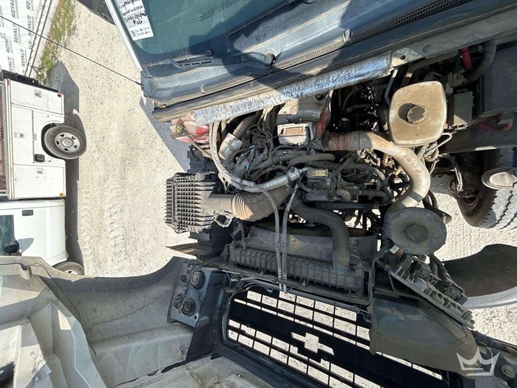2022-chevrolet-silverado-5500hd-image-7