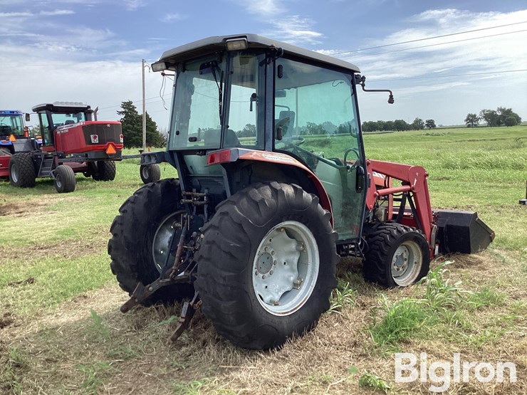 massey-ferguson-1525-image-5
