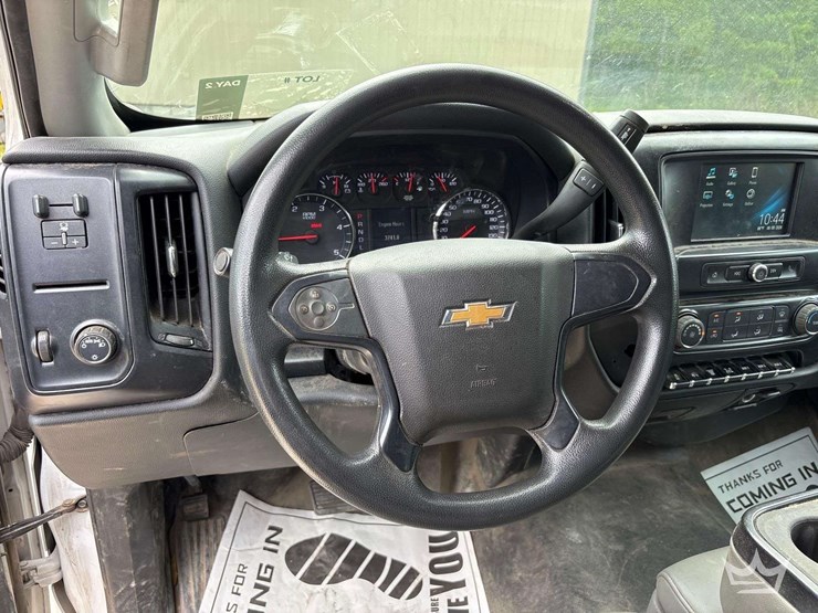 2022-chevrolet-silverado-6500hd-image-31