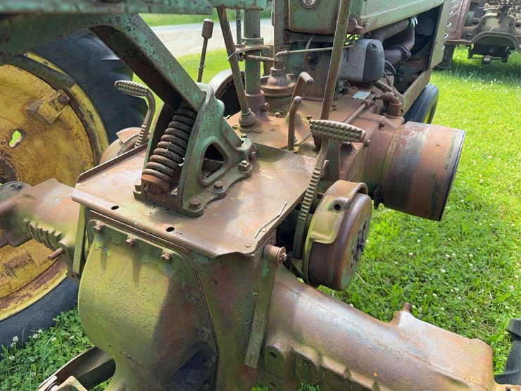 john-deere-model-b-image-18