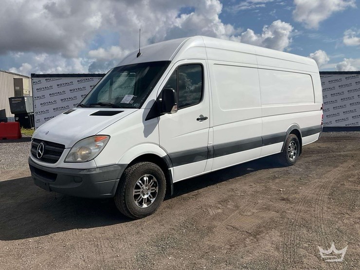 2013-mercedes-benz-sprinter-2500-image-1