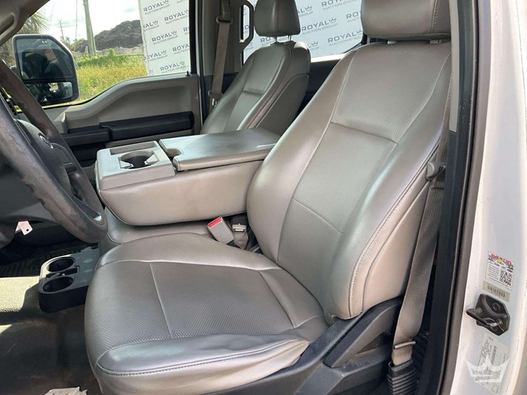 2017-ford-f450-image-21