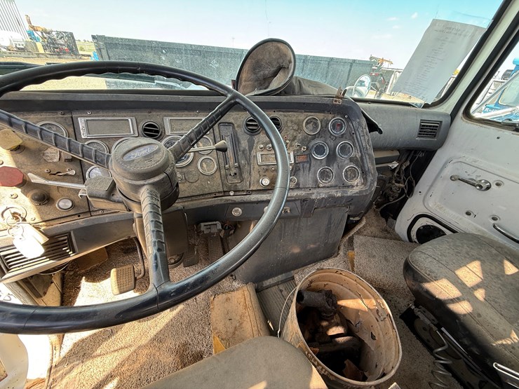 1994-ford-l9000-image-22