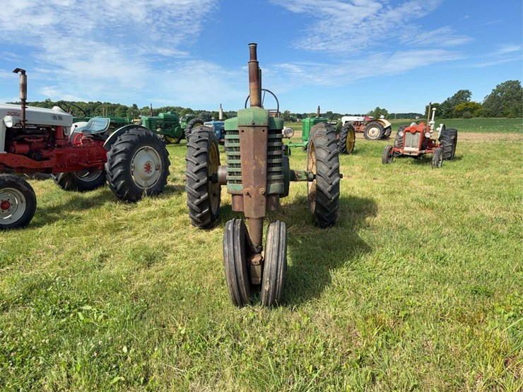 john-deere-model-b-image-2