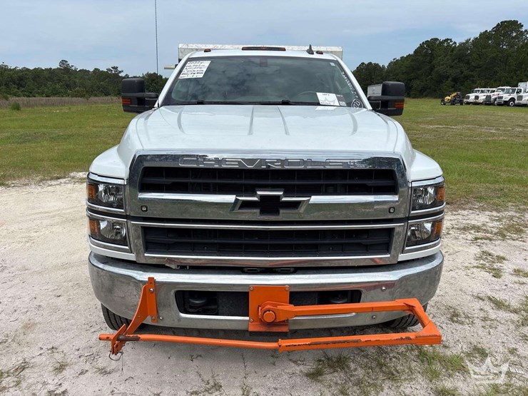 2022-chevrolet-silverado-6500hd-image-58