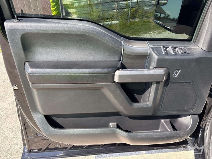 2016-ford-f150-image-13