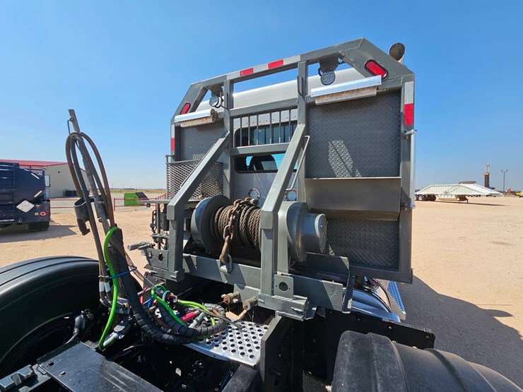2022-kenworth-t880-image-5