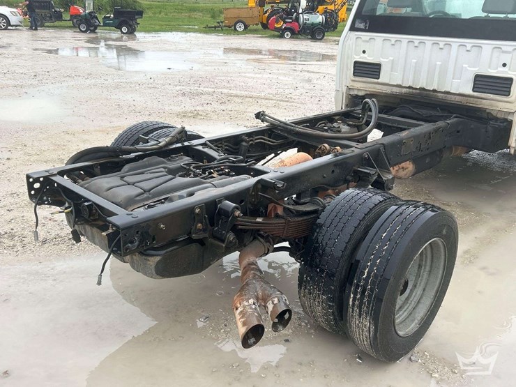 2017-ford-f550-image-11