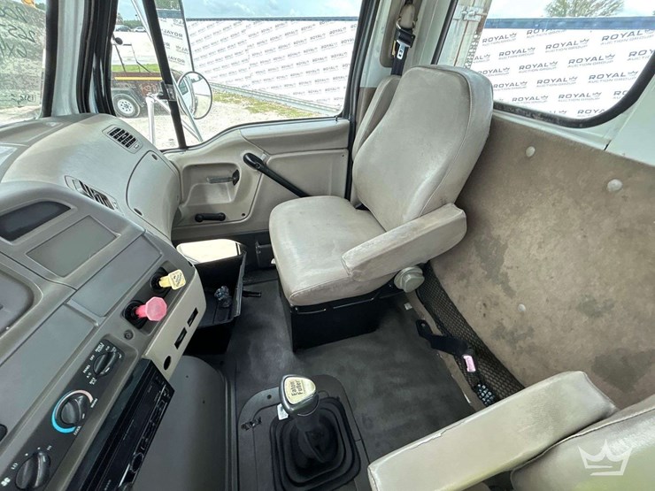 2003-sterling-l9500-image-21