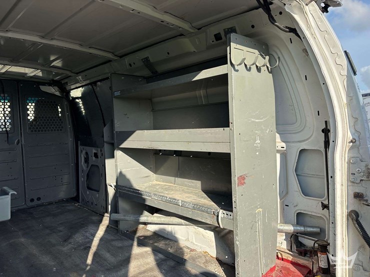 2011-ford-e250-image-22