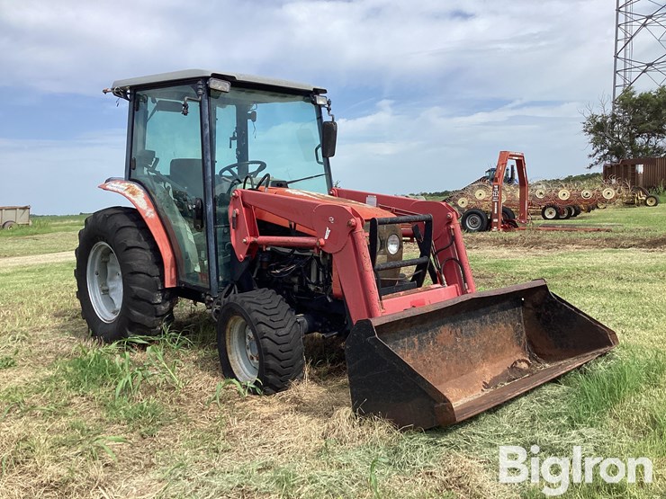 massey-ferguson-1525-image-3