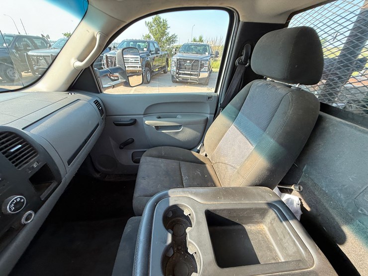 2010-chevrolet-silverado-3500hd-image-14