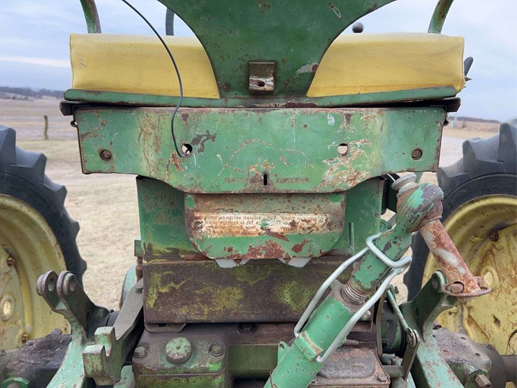 john-deere-520-image-41