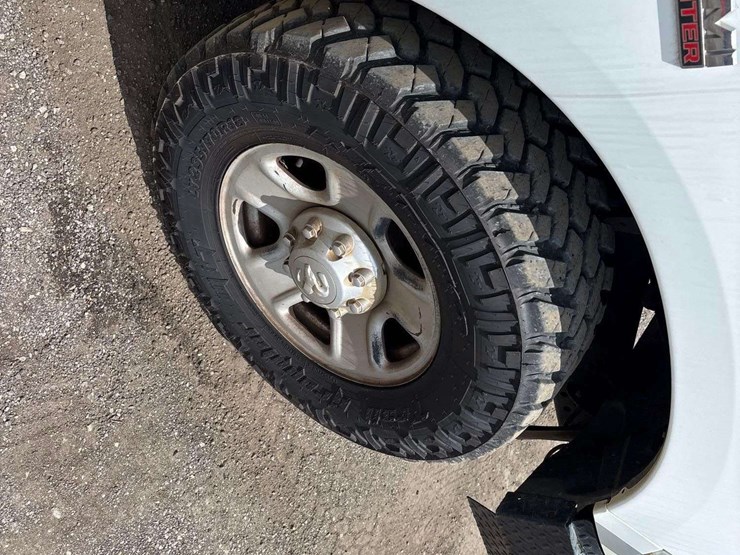 2018-dodge-3500-image-26