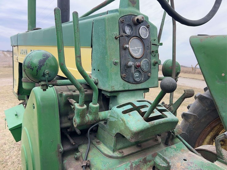 john-deere-720-image-48