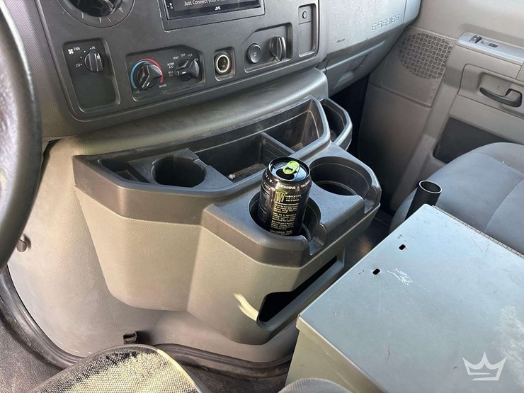 2011-ford-e250-image-16