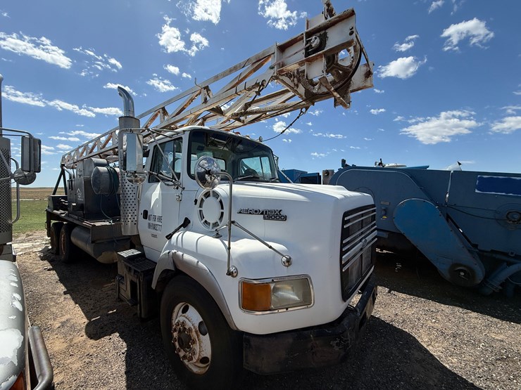 1994-ford-l9000-image-3