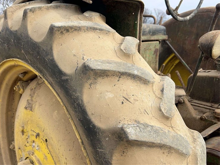 john-deere-model-b-image-31