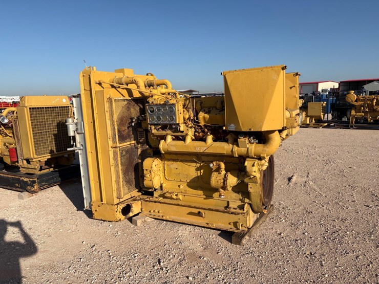 caterpillar-d379-image-1
