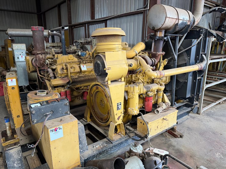 2009-caterpillar-c15-image-1