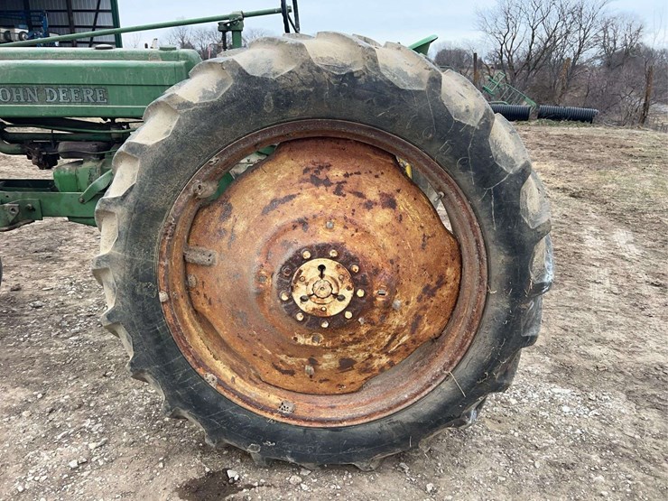 john-deere-model-b-image-39