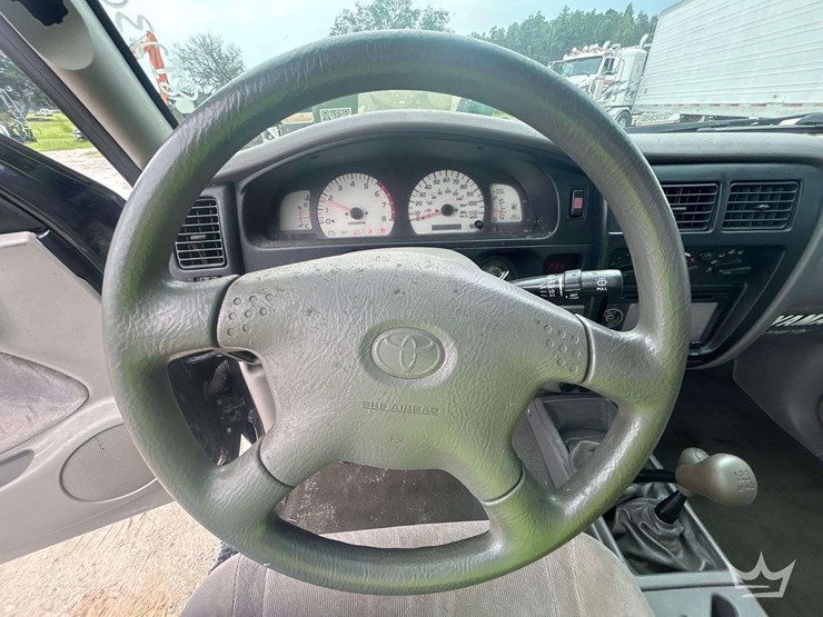 2002-toyota-tacoma-image-13