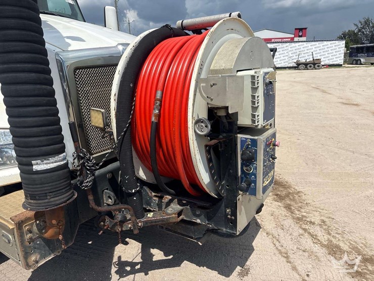 2016-kenworth-t880-image-41