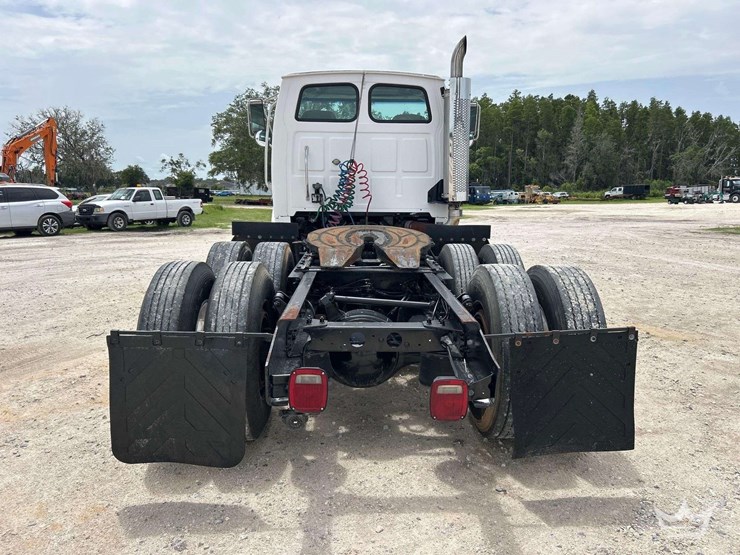 2003-sterling-l9500-image-26