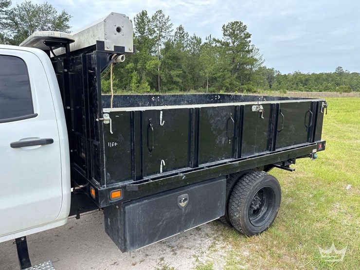 2022-chevrolet-silverado-6500hd-image-11