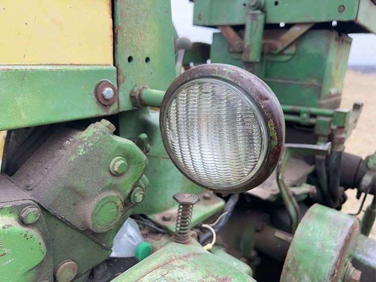 john-deere-520-image-54