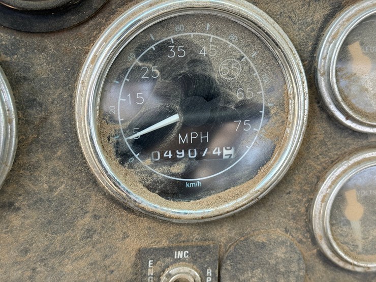 1994-ford-l9000-image-24