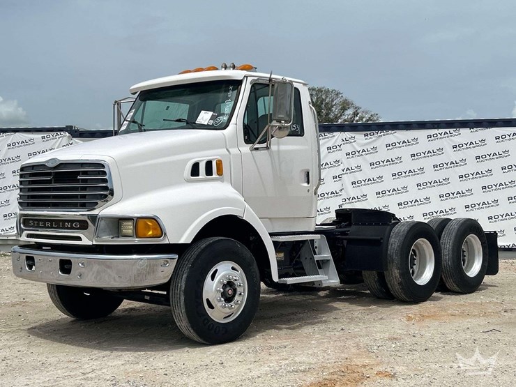 2003-sterling-l9500-image-1