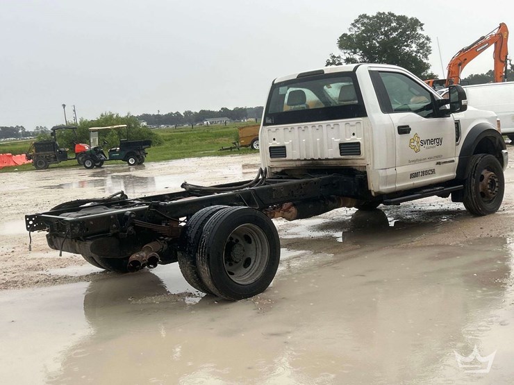 2017-ford-f550-image-3