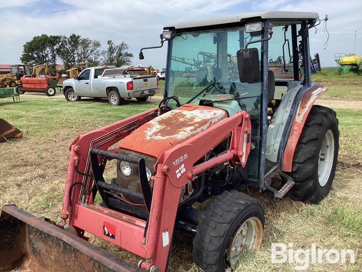 massey-ferguson-1525-image-9