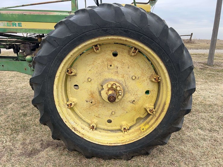 john-deere-520-image-50