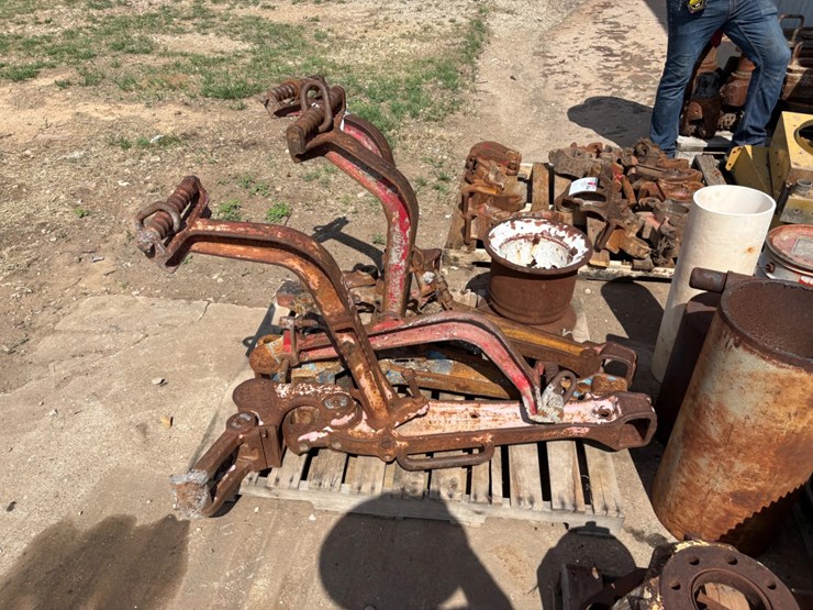 (3)-assorted-manual-tongs-&-pallet-of-tong-jaws-image-1