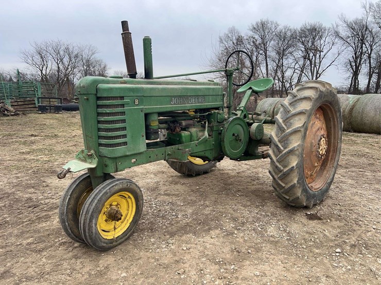 john-deere-model-b-image-1