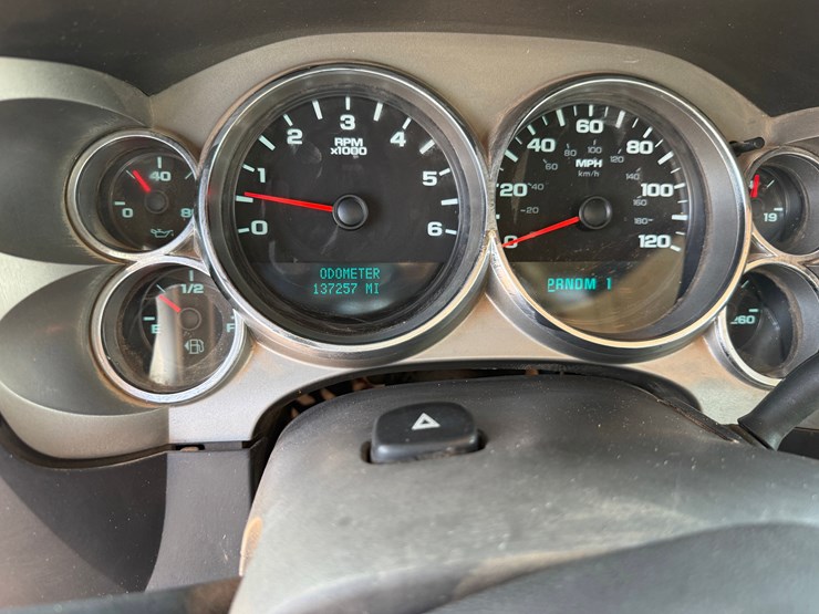 2010-chevrolet-silverado-3500hd-image-17