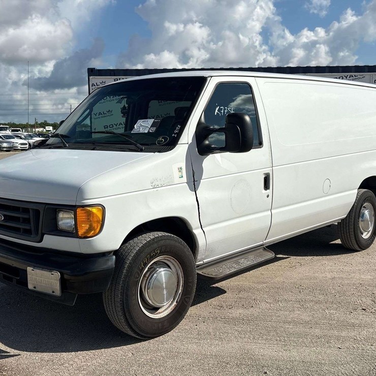 2004 FORD CARGO