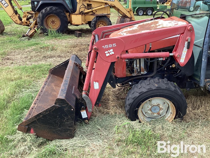 massey-ferguson-1525-image-10