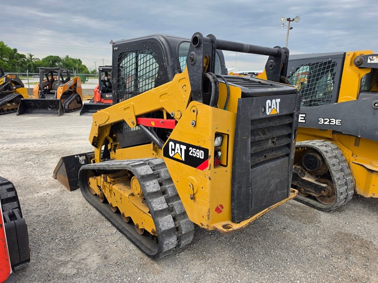 2016-caterpillar-259d-image-16